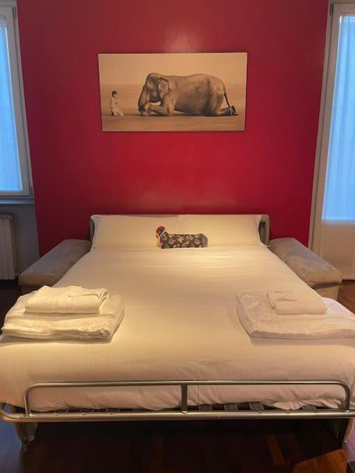 Cozy Flat Mins Walk To Navigli And Metro Porta Genova Apartment Милано Екстериор снимка