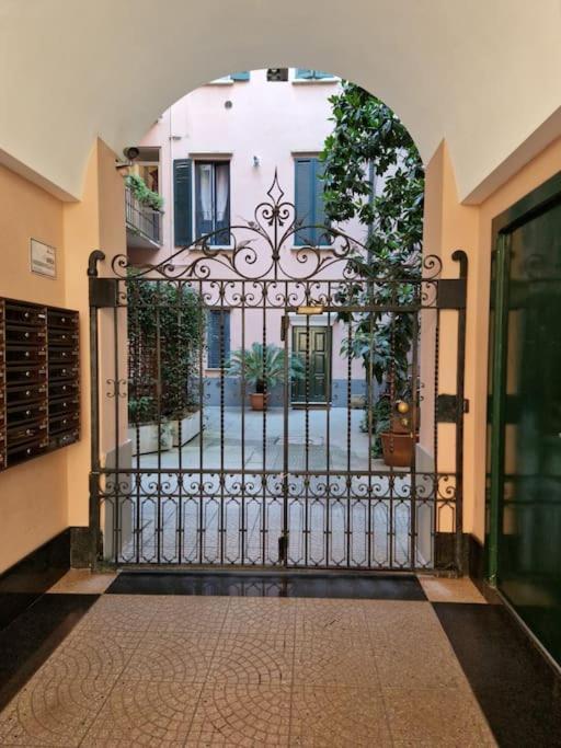 Cozy Flat Mins Walk To Navigli And Metro Porta Genova Apartment Милано Екстериор снимка