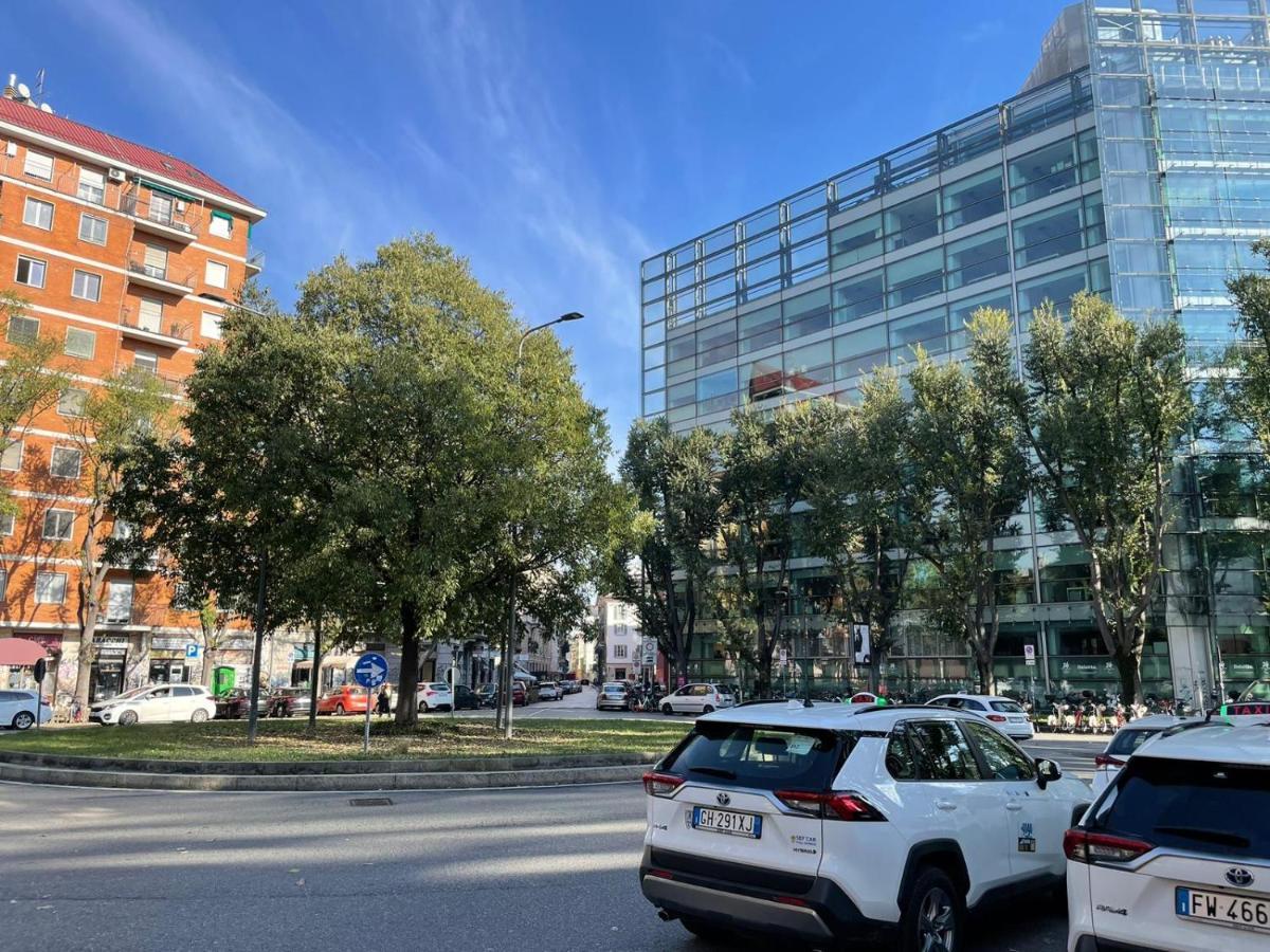 Cozy Flat Mins Walk To Navigli And Metro Porta Genova Apartment Милано Екстериор снимка
