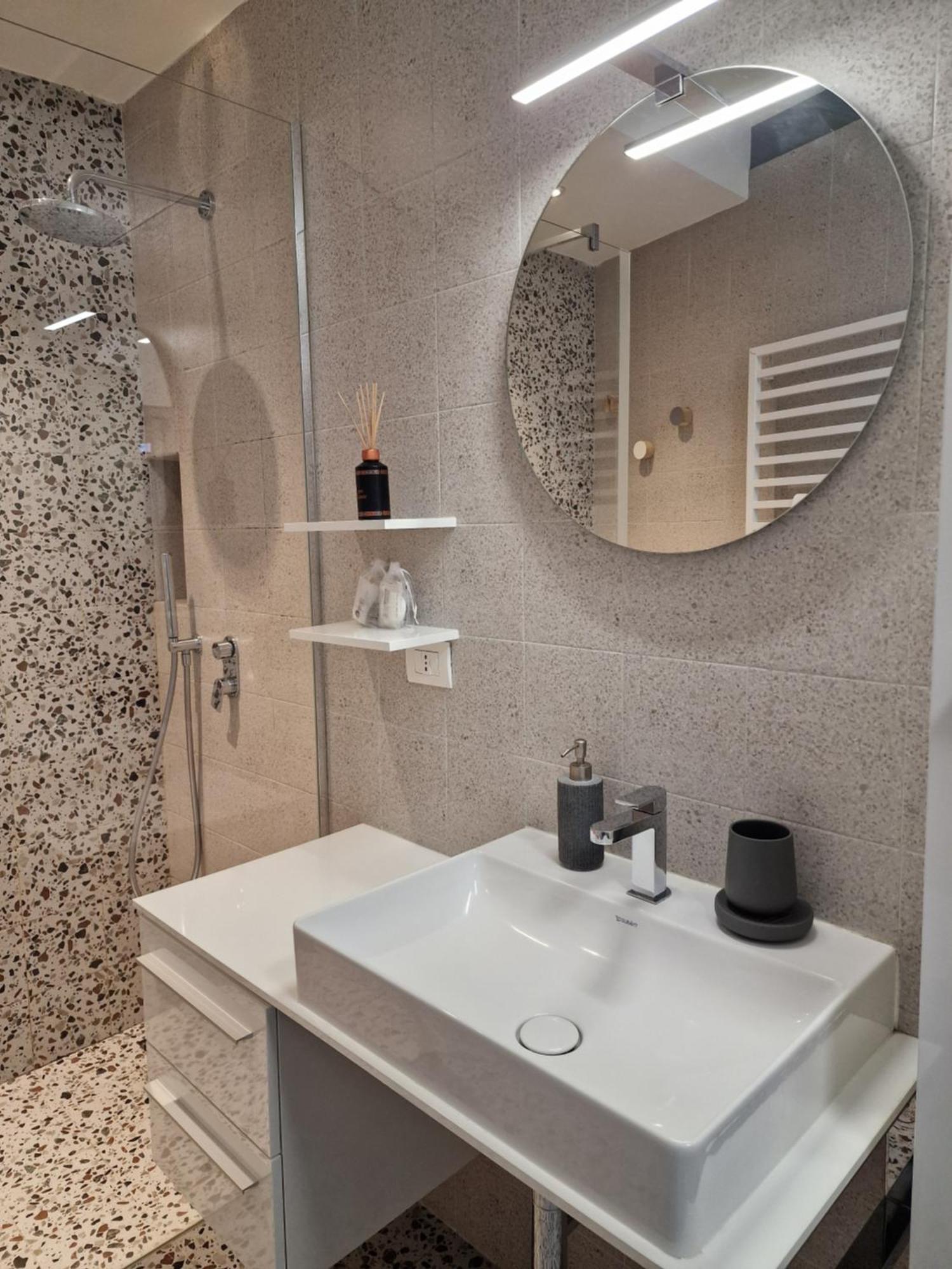 Cozy Flat Mins Walk To Navigli And Metro Porta Genova Apartment Милано Екстериор снимка